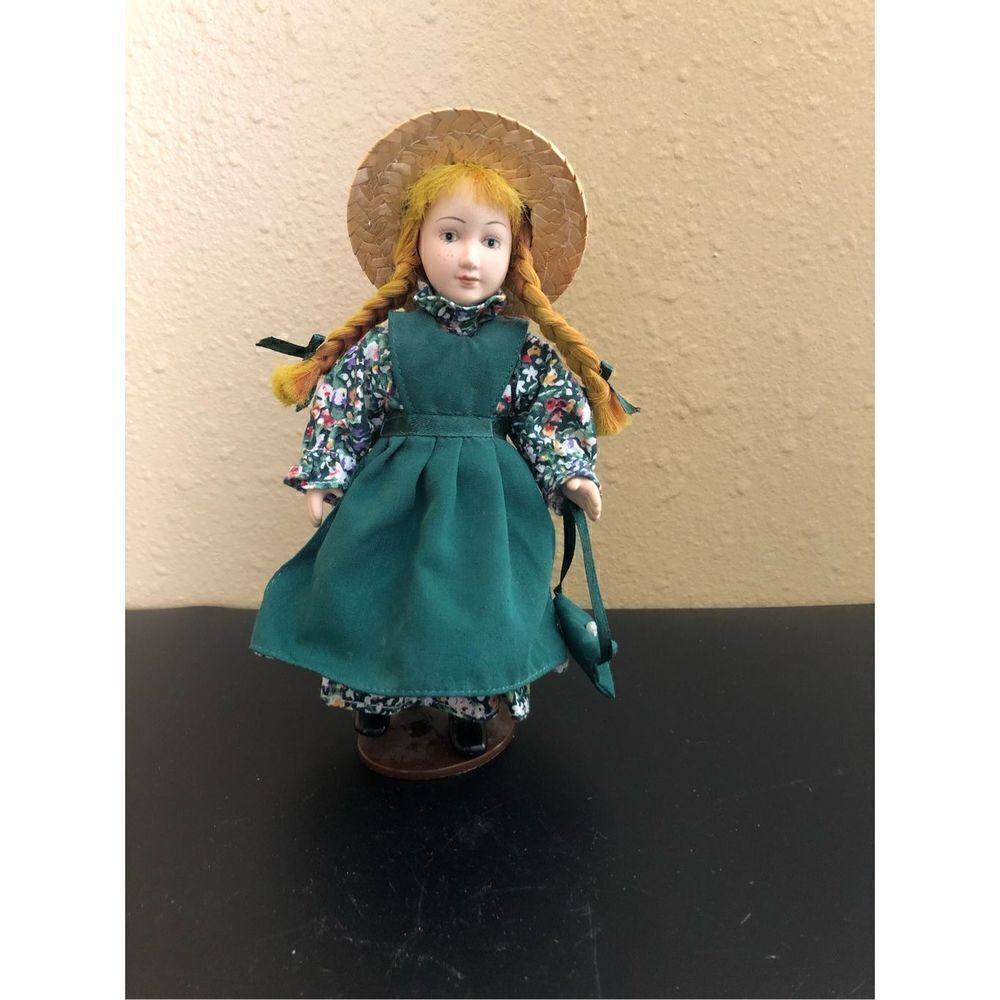 Anne Of Green Gables 7 Inch Treasury Edition Full Body Porcelain Doll
